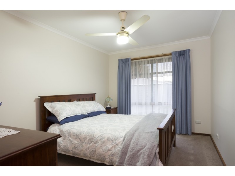 5 Locliff Avenue, Strathdale VIC 3550