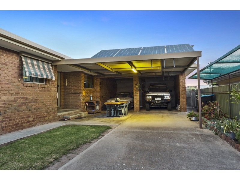 5 Locliff Avenue, Strathdale VIC 3550