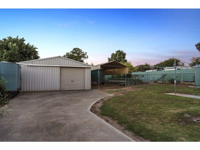 5 Locliff Avenue, Strathdale VIC 3550