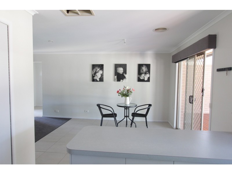 35  Gallway Drive, Eaglehawk VIC 3556