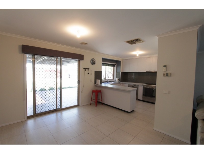 35  Gallway Drive, Eaglehawk VIC 3556