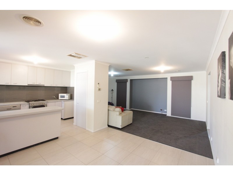 35  Gallway Drive, Eaglehawk VIC 3556