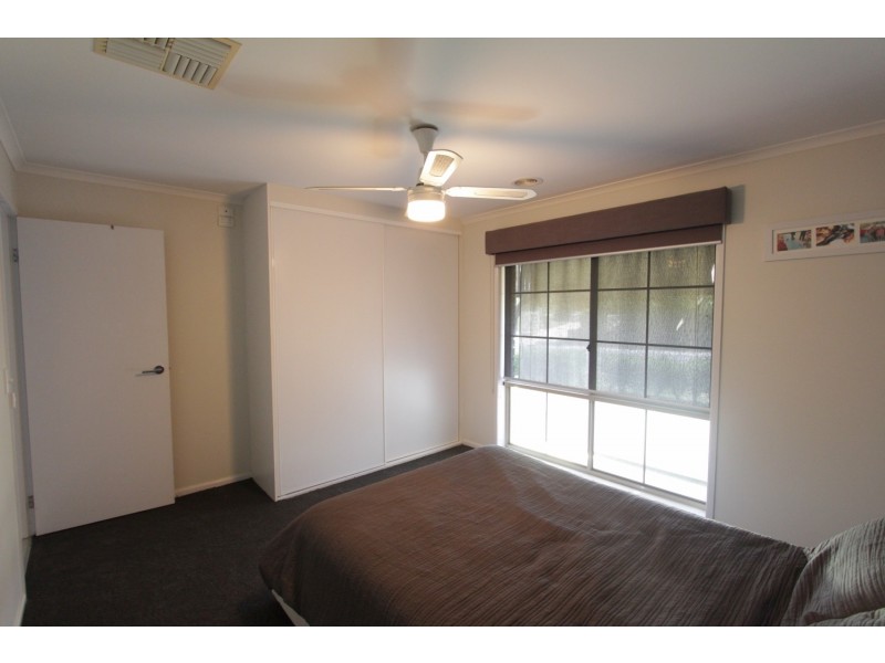 35  Gallway Drive, Eaglehawk VIC 3556