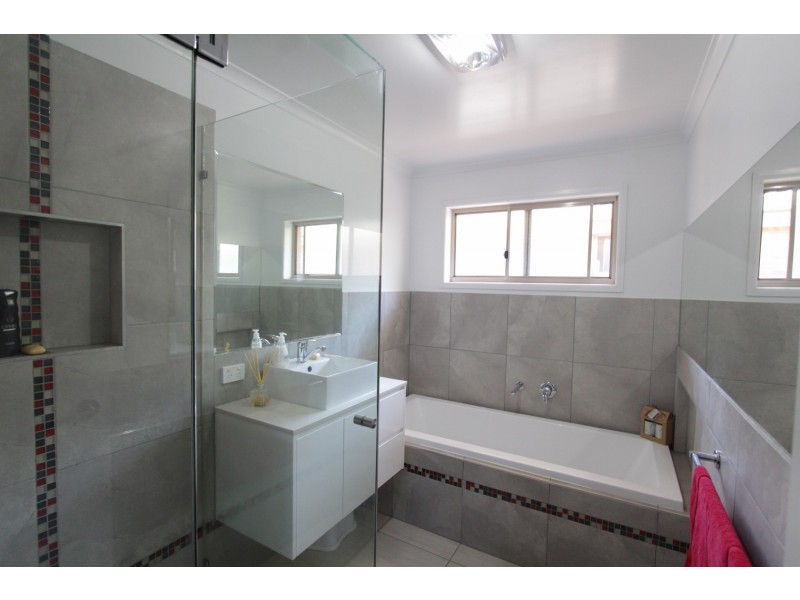 35  Gallway Drive, Eaglehawk VIC 3556