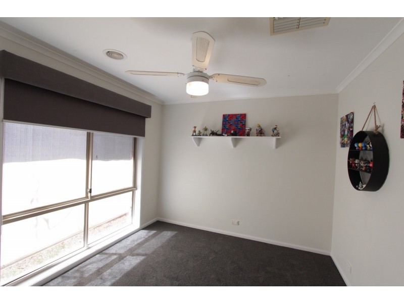 35  Gallway Drive, Eaglehawk VIC 3556