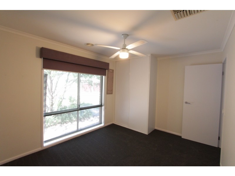 35  Gallway Drive, Eaglehawk VIC 3556