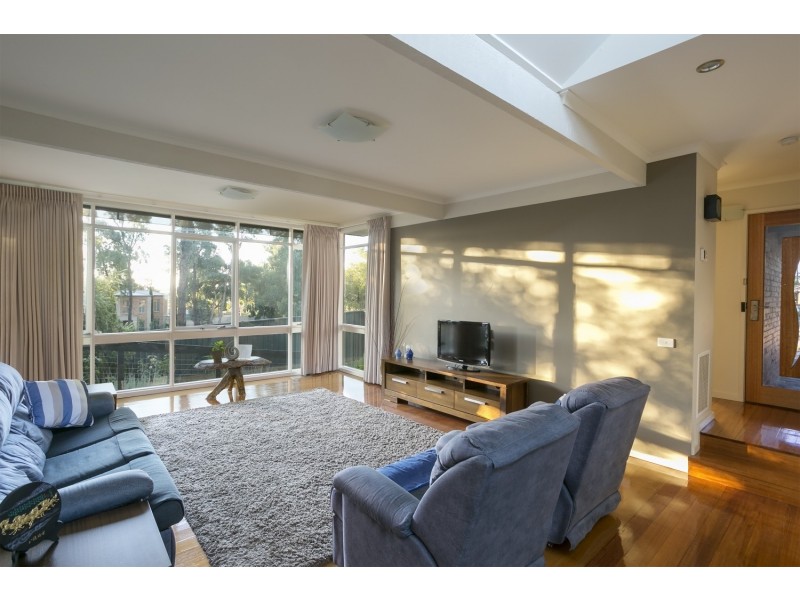 6 McIvor Court, Kennington VIC 3550