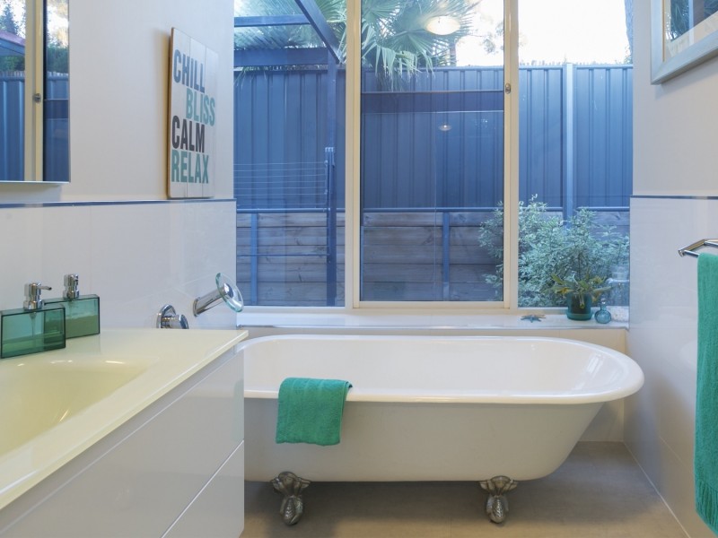 6 McIvor Court, Kennington VIC 3550