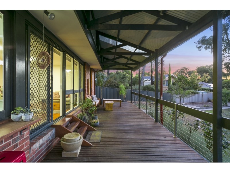 6 McIvor Court, Kennington VIC 3550