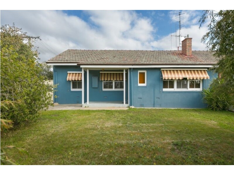 1 Churchill Avenue, Flora Hill VIC 3550