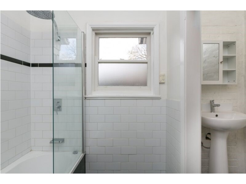 1 Churchill Avenue, Flora Hill VIC 3550