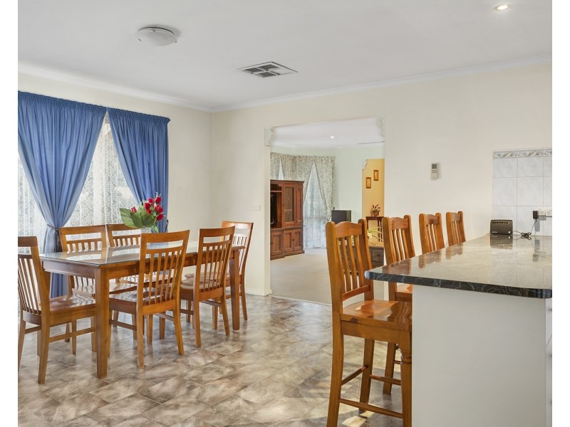 24 Bedarra Court, Maiden Gully VIC 3551