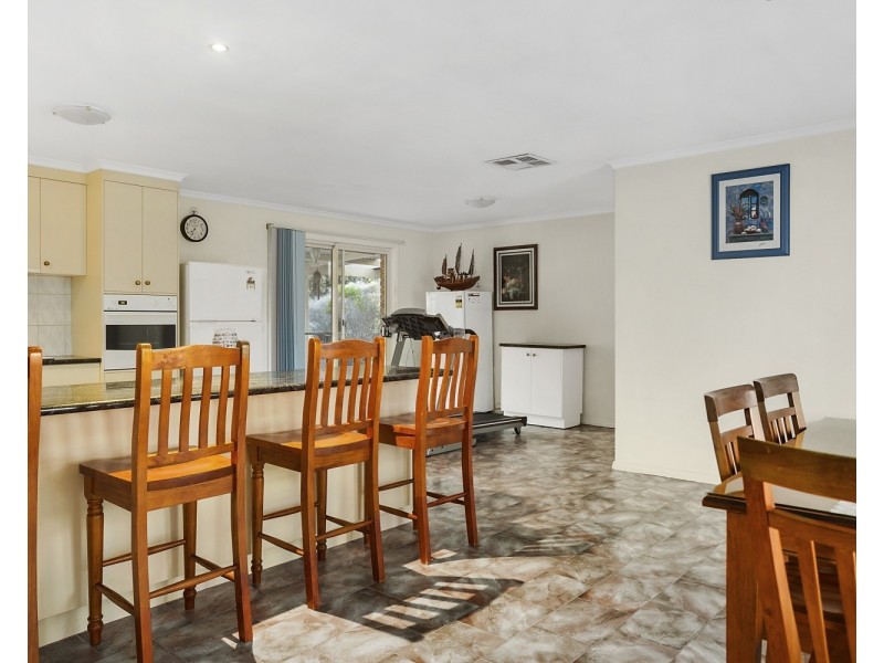 24 Bedarra Court, Maiden Gully VIC 3551