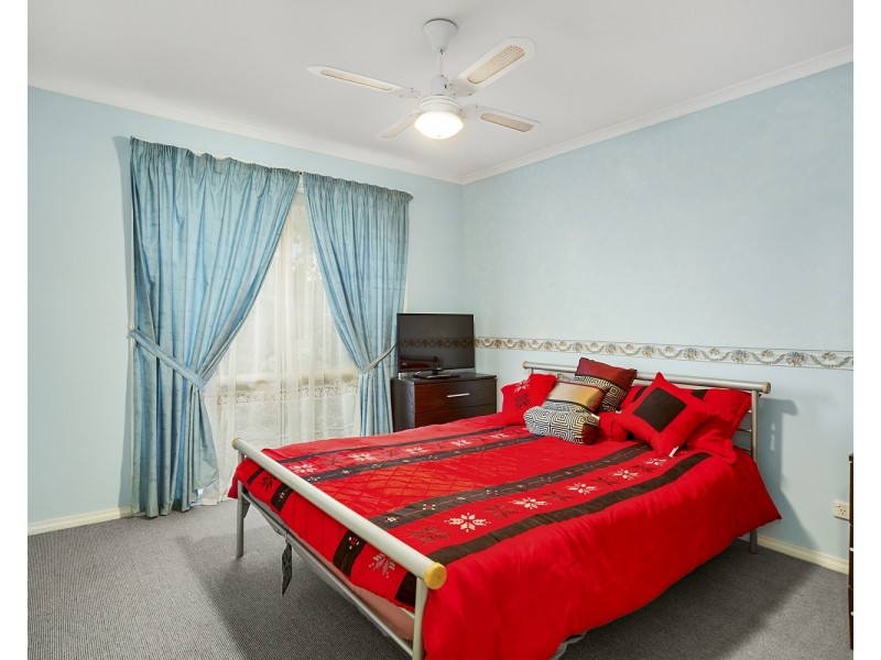 24 Bedarra Court, Maiden Gully VIC 3551