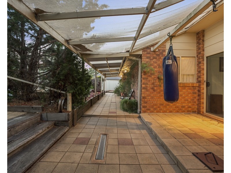 24 Bedarra Court, Maiden Gully VIC 3551