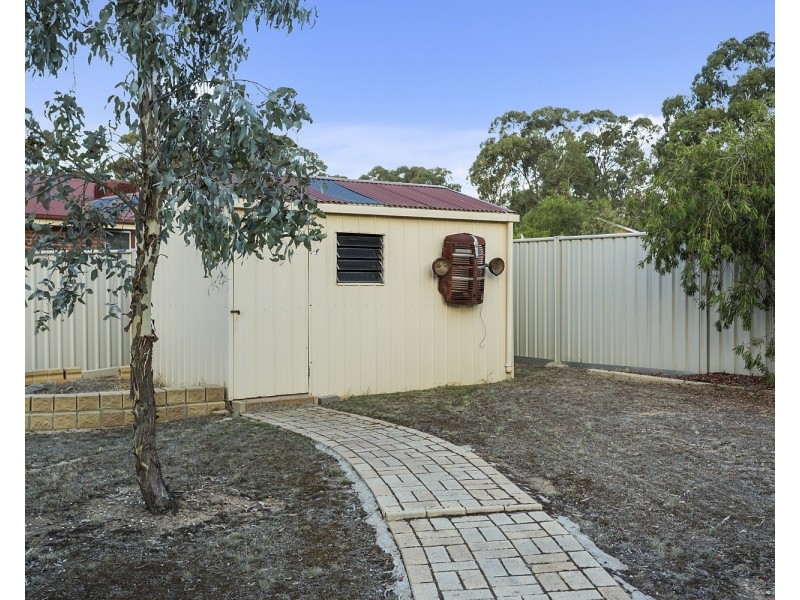 24 Bedarra Court, Maiden Gully VIC 3551