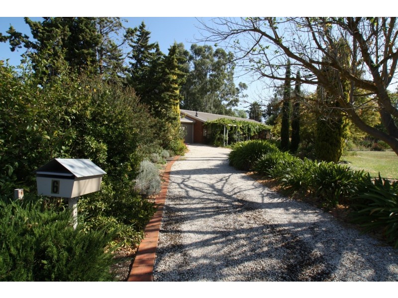 6 Oak Street, Golden Square VIC 3555