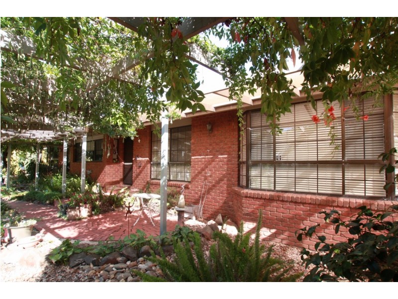 6 Oak Street, Golden Square VIC 3555