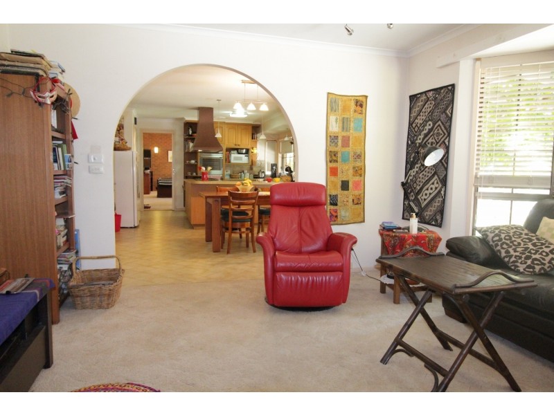 6 Oak Street, Golden Square VIC 3555