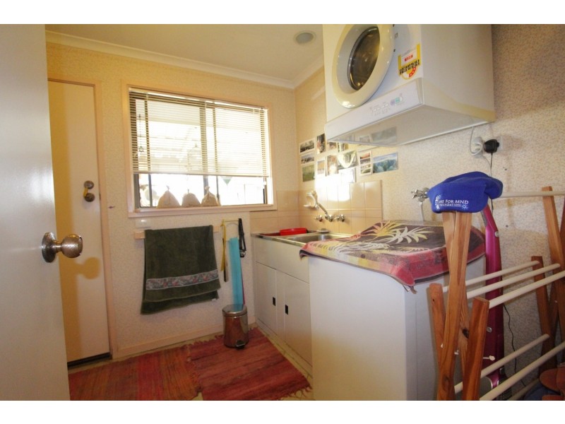 6 Oak Street, Golden Square VIC 3555