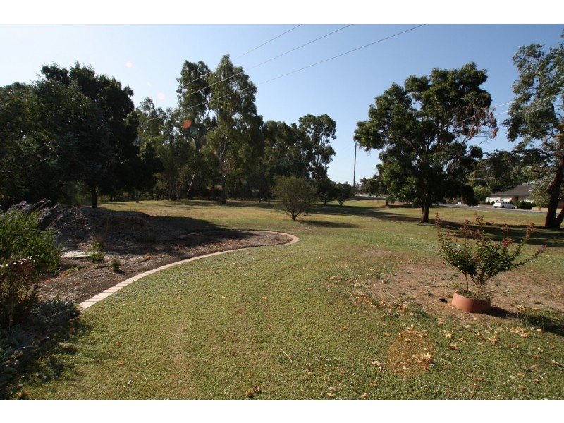 6 Oak Street, Golden Square VIC 3555