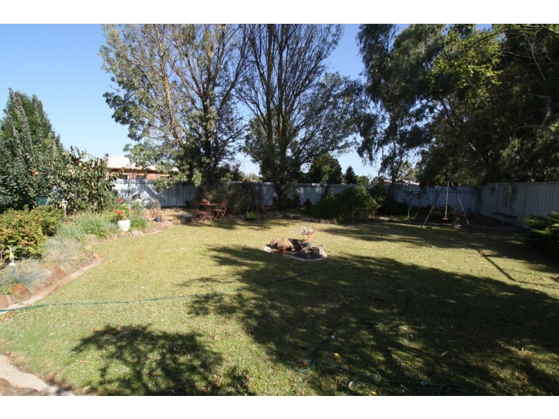 6 Oak Street, Golden Square VIC 3555