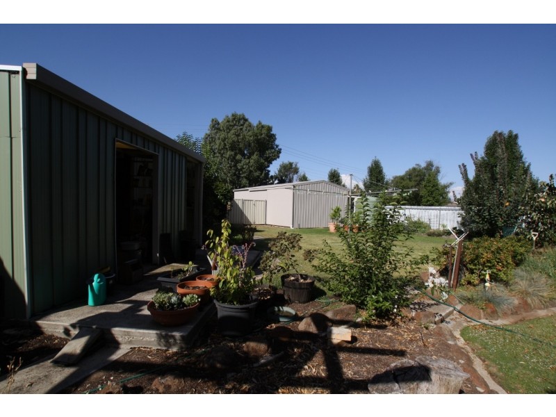 6 Oak Street, Golden Square VIC 3555