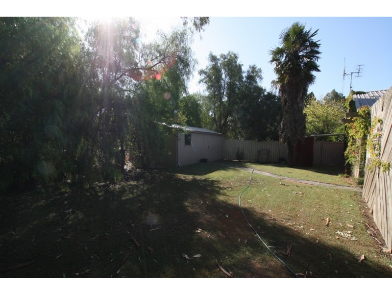 6 Oak Street, Golden Square VIC 3555
