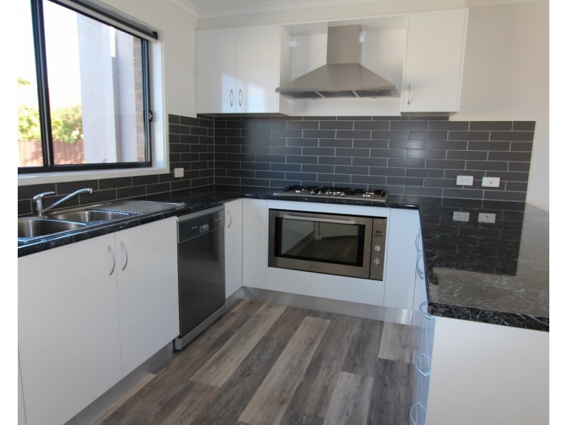 1/11 Carrington Close, White Hills VIC 3550