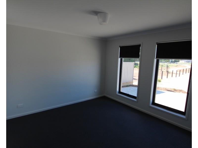 1/11 Carrington Close, White Hills VIC 3550