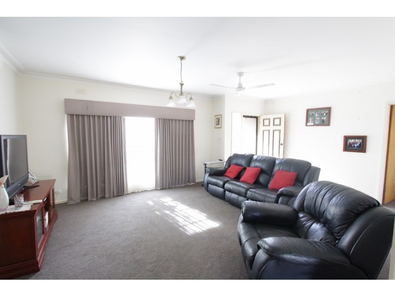 81 Maple Street, Golden Square VIC 3555