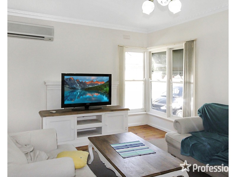 5 Chapel Street, Kangaroo Flat VIC 3555