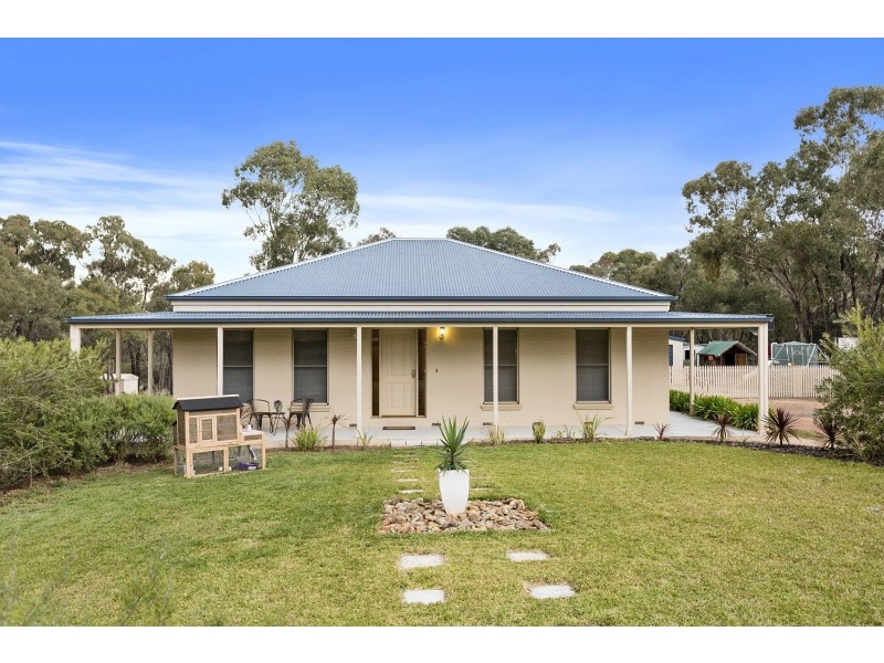 15  Higgins Hill Drive, Maiden Gully VIC 3551