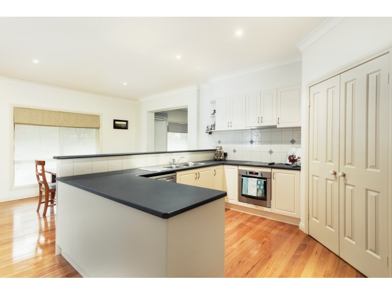 15  Higgins Hill Drive, Maiden Gully VIC 3551
