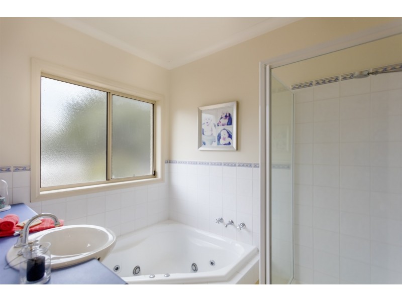 15  Higgins Hill Drive, Maiden Gully VIC 3551