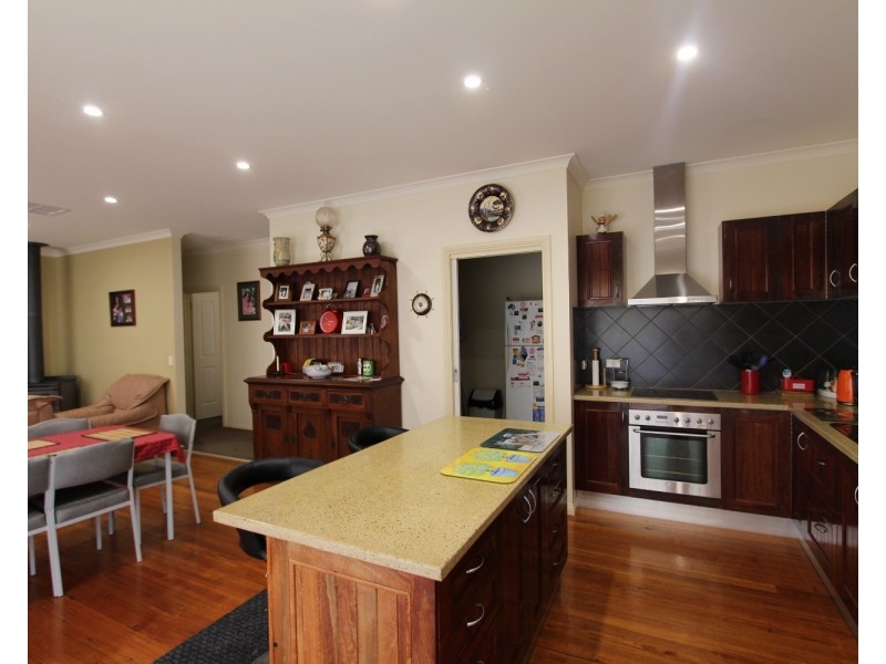 142 Whitlocks Road, Tarrengower VIC 3463