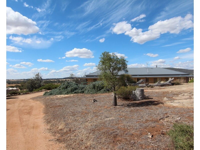 142 Whitlocks Road, Tarrengower VIC 3463