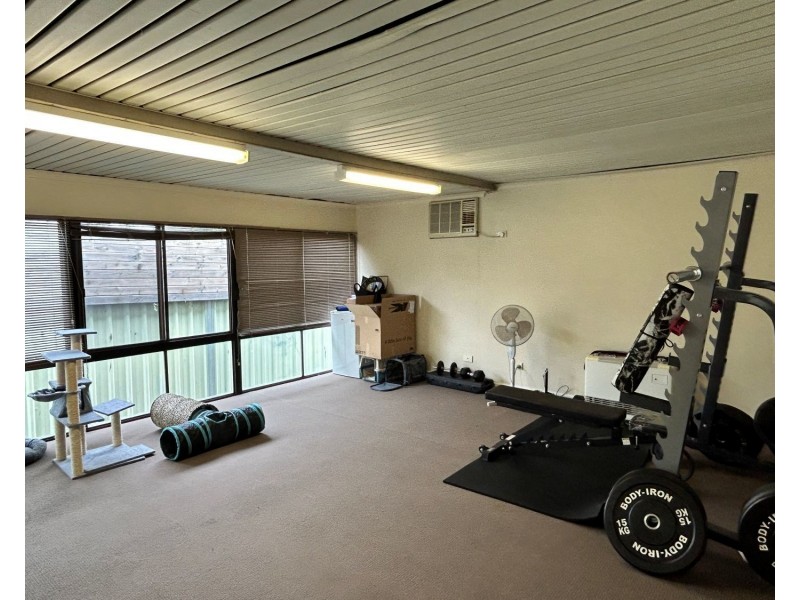 16 Burrell Street, Flora Hill VIC 3550