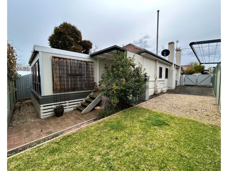 16 Burrell Street, Flora Hill VIC 3550