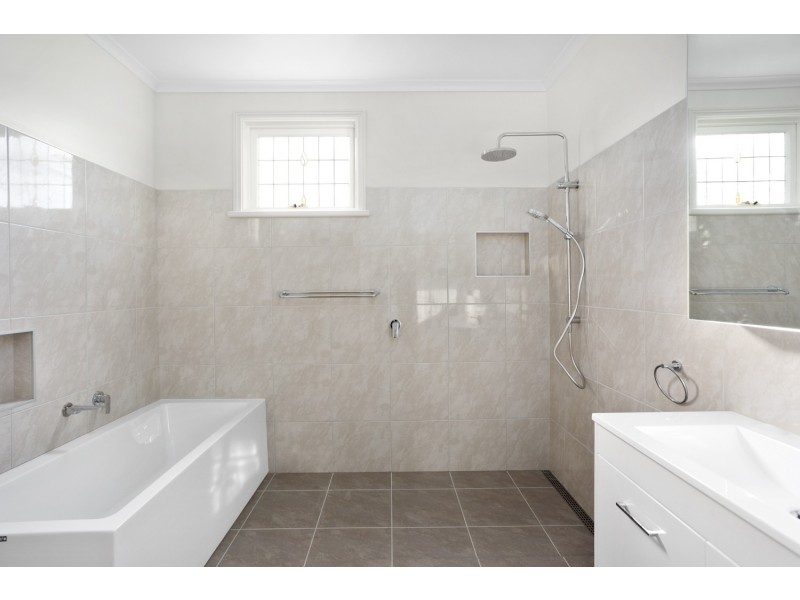 23 Arms Street, Long Gully VIC 3550