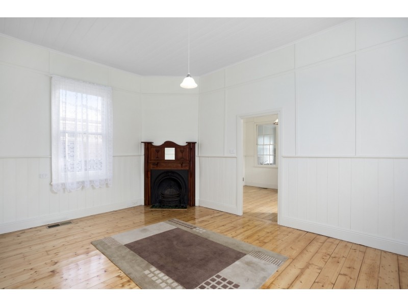 23 Arms Street, Long Gully VIC 3550