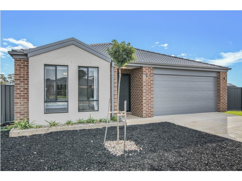 9 Oakbank Place, Marong VIC 3515