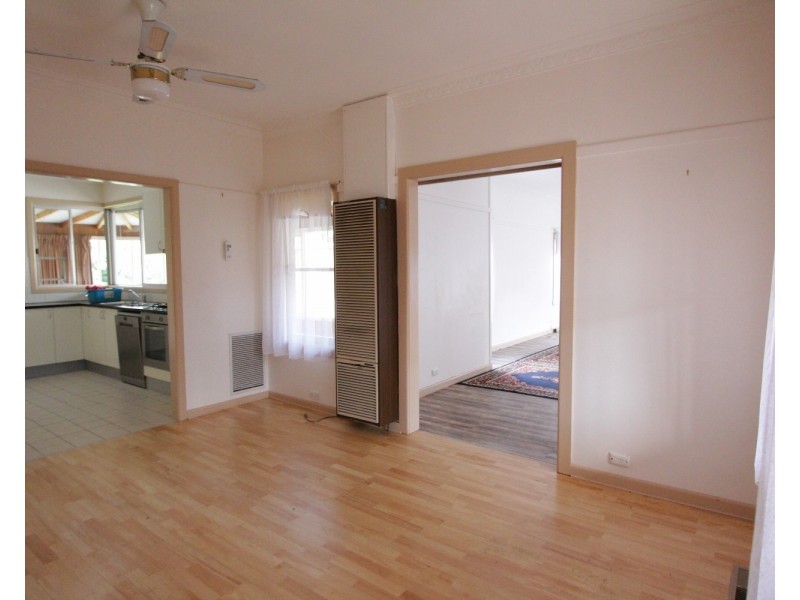15 Theodore Street, Flora Hill VIC 3550