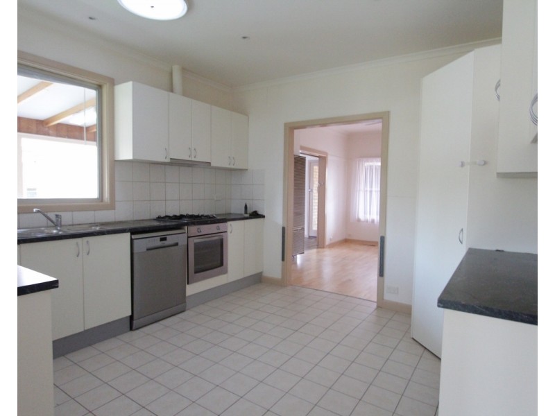 15 Theodore Street, Flora Hill VIC 3550