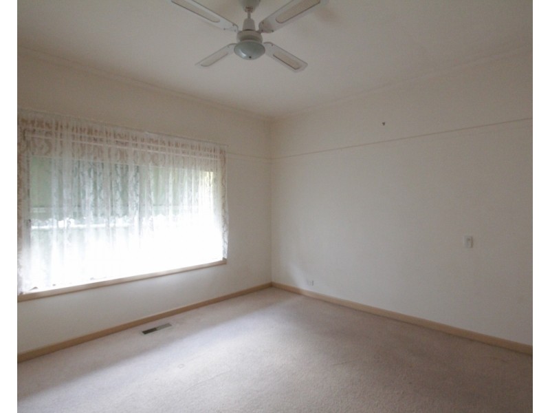 15 Theodore Street, Flora Hill VIC 3550