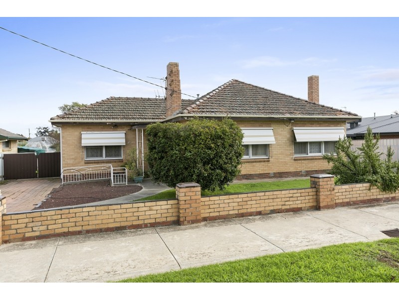 32 Neale Street, Kennington VIC 3550