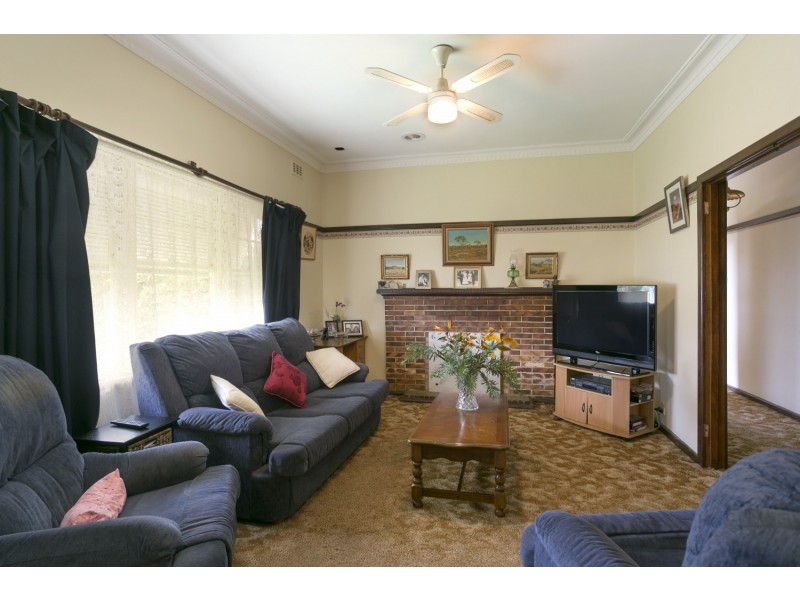 32 Neale Street, Kennington VIC 3550