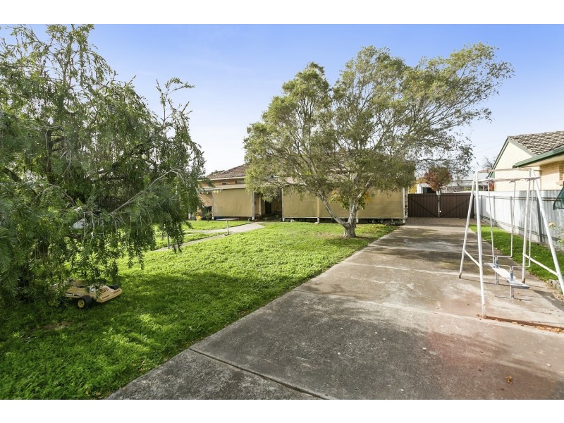32 Neale Street, Kennington VIC 3550