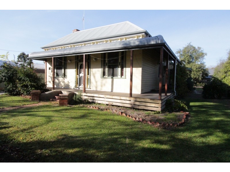 106 Mundy Street, Flora Hill VIC 3550