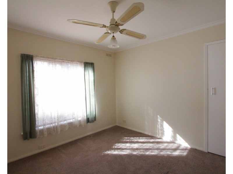 5 Brown Street, Long Gully VIC 3550